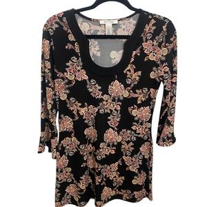 White House Black Market Black Floral Fitted Blouse